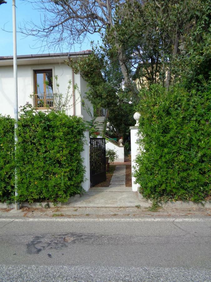 La Casa Di Nina Apartment Quercianella Luaran gambar